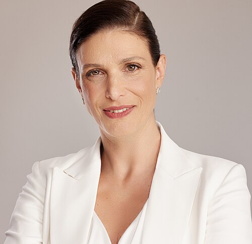 Portrait of Efrat Rayten Marom