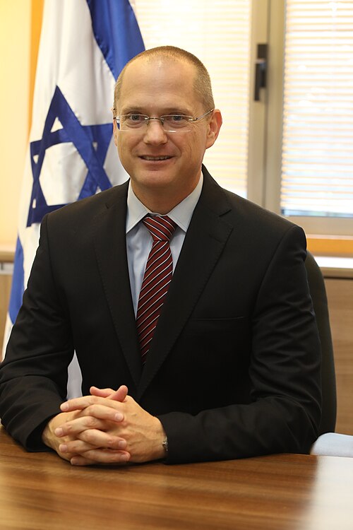 Portrait of Oded Forer